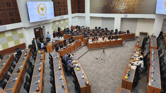 Panja BPIH DPR RI rapat bersama Timwas Haji 2025, Selasa (7/1/2025). Foto: Haya Syahira/kumparan