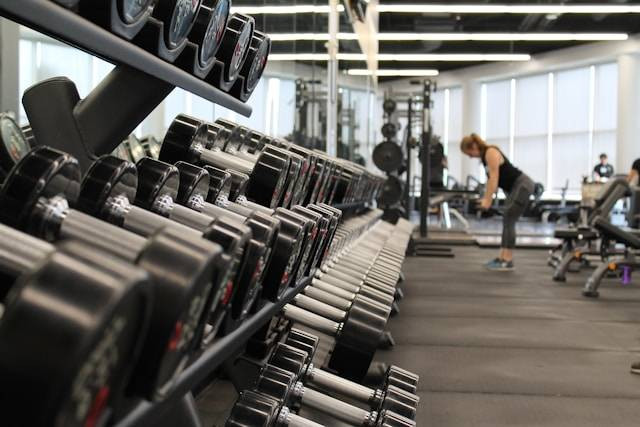 Tempat Fitness di Jakarta Selatan. Foto hanya ilustrasi, bukan tempat sebenarnya. Sumber: Unsplash/Danielle Cerullo