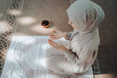 Ilustrasi doa setelah sholat istikharah. Unsplash/Ahmed