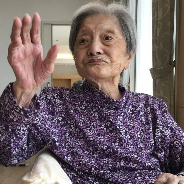 Perempuan tertua asal Jepang, Tomiko Itooka, meninggal dunia di usia 116 tahun. Foto: Instagram @guinessworldrecords