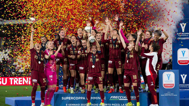 AS Roma juara Supercoppa Femminile 2024 usai kalahkan Fiorentina 3-1 di La Spezia, Italia, pada Senin (6/1). Foto: Dok. AS Roma