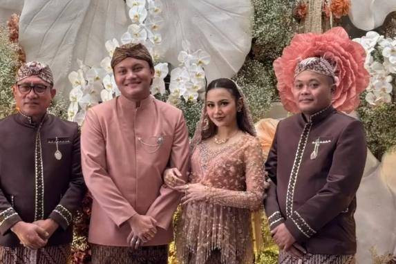 Rizky Febian dan Mahalini gelar acara 7 bulanan. Foto: Instagram/ @ferdinan_sule