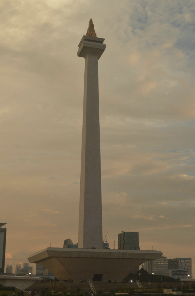 Foto Tugu Monumen Nasional. Sumber: https://www.pexels.com/id-id/foto/kota-fajar-tengara-penunjuk-25757750/