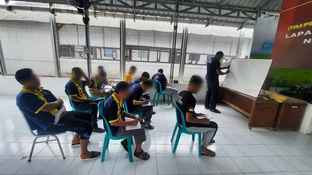 Pelatihan Bahasa Inggris Bagi WBP di Lapas Permisan