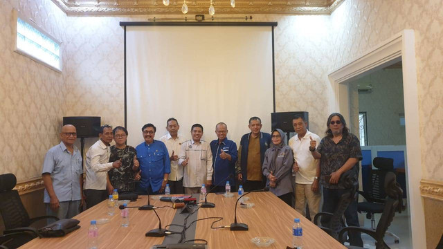 Foto bersama Program Studi Ilmu Komunikasi FISIP Unismuh Makassar dan Persatuan Wartawan Indonesia (PWI) Sulawesi Selatan 