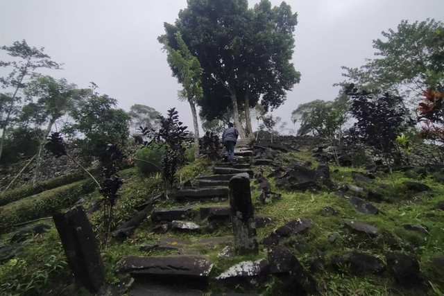 Suasana Situs Gunung Padang di Desa Karyamukti, Kecamatan Campaka, Kabupaten Cianjur, Kamis (9/1/2025). Foto: Dok. kumparan