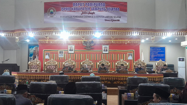 Rapat Paripurna DPRD Kabupaten Lampung Selatan, penyampaian pemekaran daerah di Kabupaten Lampung Selatan | Foto : Ist