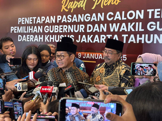 Gubernur dan Wakil Gubernur Terpilih, Pramono Anung-Rano Karno usai penetapan oleh KPU Jakarta di Hotel Pullman Central Park, Jakarta pada Kamis (9/1). Foto: Abid Raihan/kumparan