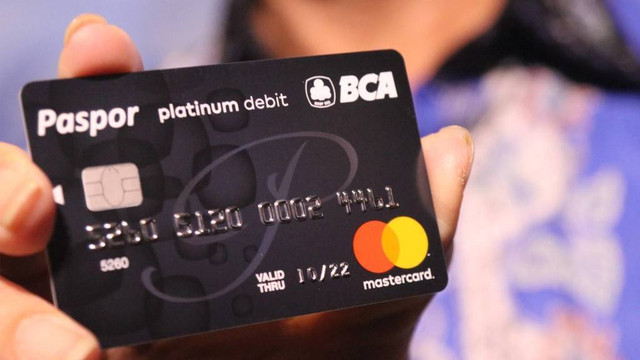 Paspor BCA Mastercard Foto: Puti Cinintya Arie Safitri/kumparan