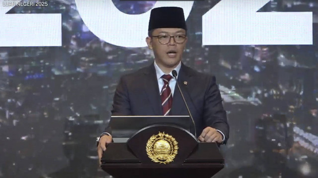 Menteri Luar Negeri Sugiono menyampaikan pidato saat Pernyataan Pers Tahunan Menteri Luar Negeri RI 2025 di Jakarta, Jumat (10/1/2025). Foto: Youtube/ MoFA Indonesia