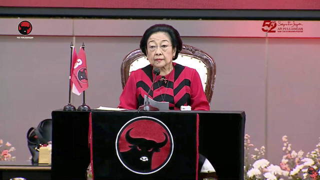 Ketua Umum PDIP Megawati Soekarnoputri menyampaikan pidato politik saat perayaan HUT ke 52 PDIP di Lenteng Agung, Jakarta, Jumat (10/1/2025). Foto: Youtube/PDI Perjuangan