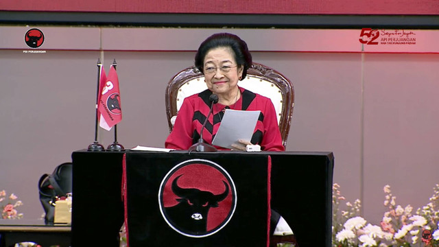 Ketua Umum PDIP Megawati Soekarnoputri menyampaikan pidato politik saat perayaan HUT ke 52 PDIP di Lenteng Agung, Jakarta, Jumat (10/1/2025). Foto: Youtube/PDI Perjuangan