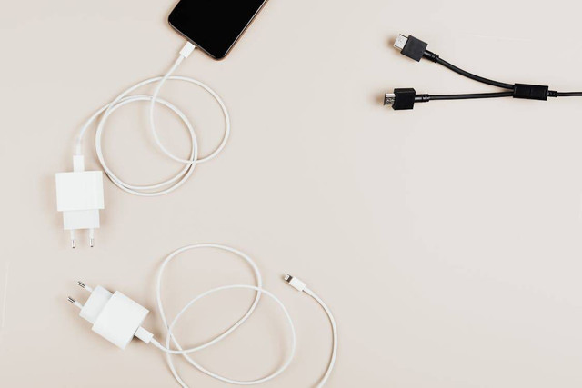 Ilustrasi charger MFi. Foto: Pexels