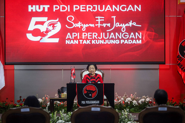 Ketua Umum PDIP Megawati Soekarnoputri memberikan sambutan dalam acara HUT PDIP ke-52 di Sekolah Partai PDIP, Jakarta, Jumat (10/1/2025). Foto: Iqbal Firdaus/kumparan