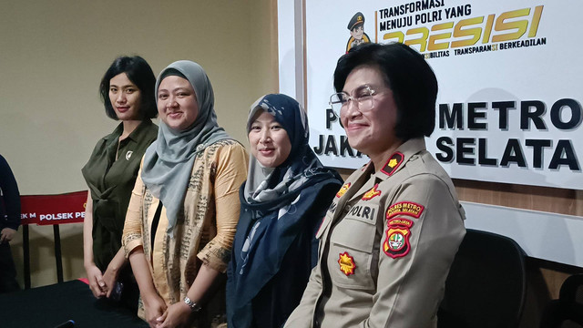 Konferensi pers hasil rapat koordinasi antar lembaga terkait persoalan kaburnya Laura Meizani dari rumah aman, Polres Jakarta Selatan, Jumat (10/1). Foto: Giovanni/kumparan