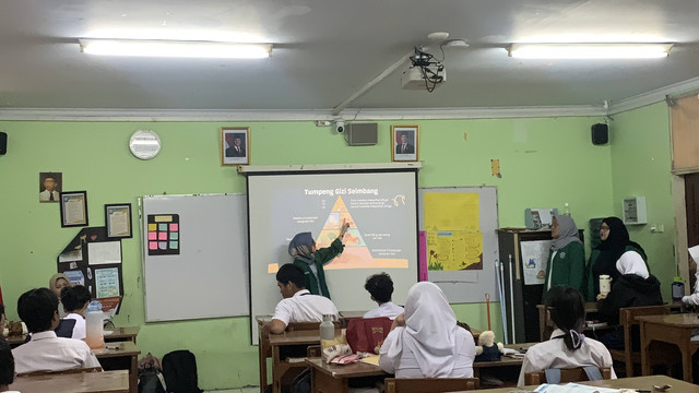 Kegiatan Penyuluhan Gizi pada siswa siswi SMP Negeri 19 Jakarta Selatan.