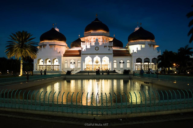 https://cdn.pixabay.com/photo/2014/01/13/03/38/mosque-243175_1280.jpg (masjid baiturrahman aceh)