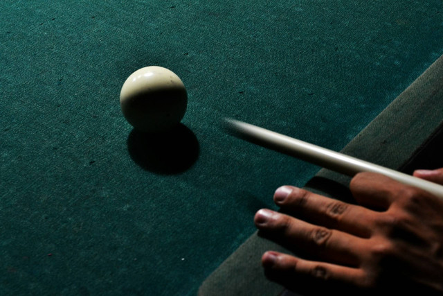 Tempat Main Billiard di Malang. Foto Hanya Ilustrasi, Bukan Tempat Sebenarnya. Sumber Unsplash Rigo Erives