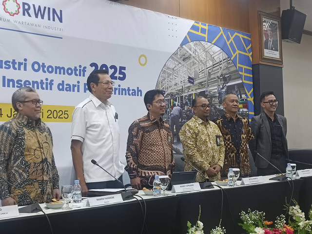 Direktur Jenderal (Dirjen) (Ilmate) Kementerian Perindustrian (Kemenperin) Setia Diarta, di acara Prospek Industri Otomotif 2025 dan Peluang Insentif dari Pemerintah di Jakarta, Selasa (14/1/2025). Foto: Muhammad Fhandra Hardiyon/kumparan