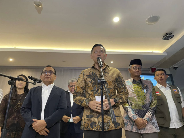 Menko Bidang Infrastruktur dan Pembangunan Kewilayahan, Agus Harimurti Yudhoyono (AHY) di Kantor Kemenko Infrastruktur, Selasa (14/1/2025). Foto: Ghifari/kumparan 