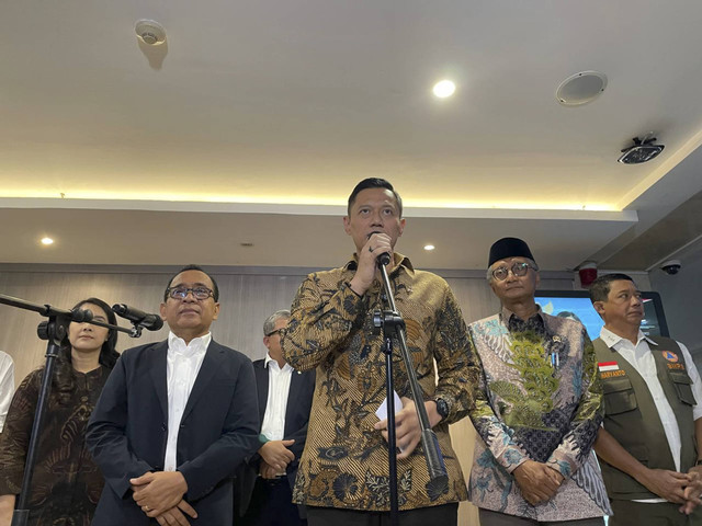 Menko Bidang Infrastruktur dan Pembangunan Kewilayahan, Agus Harimurti Yudhoyono (AHY) di Kantor Kemenko Infrastruktur, Selasa (14/1/2025). Foto: Ghifari/kumparan 