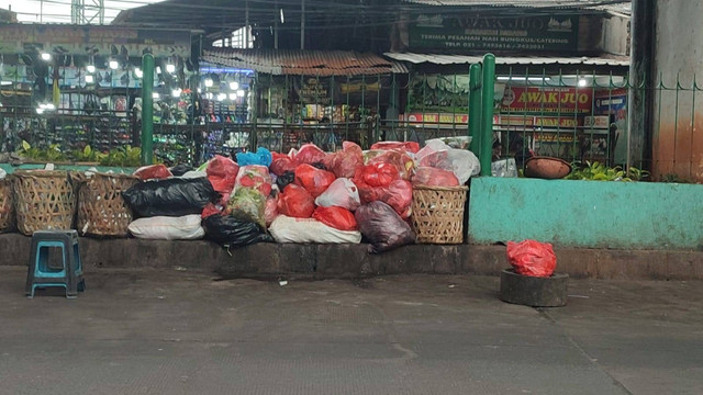 Tumpukan Sampah (Sumber : Tiara Oktaviana)