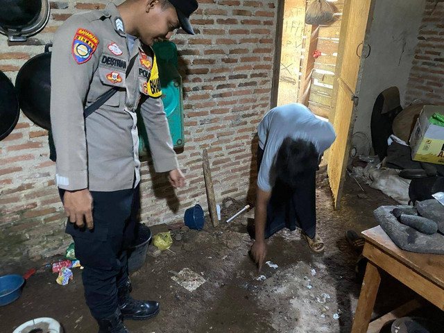 Lokasi kejadian seorang ibu nekat membacok kepala anaknya yang masih berusia 6 bulan. | Foto: Dok Humas Polres Lampung Timur