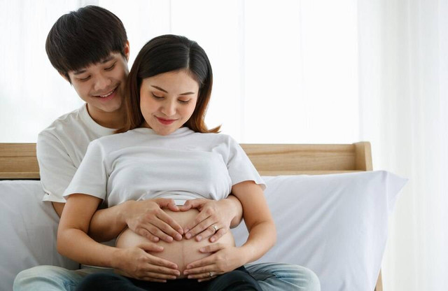 https://www.freepik.com/premium-photo/warmth-lovely-family-concept-male-female-lover-touching-belly-pregnant-woman-with-love-care-focus-hands-husband-wife_19409110.htm#fromView=search&page=1&position=7&uuid=dcc956f0-b51b-4d60-819a-f1615f7fc280&new_detail=true