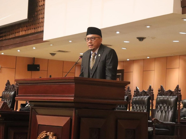 Anggota DPD RI asal Lampung, Ahmad Bastian dalam Sidang Paripurna Ke-10 DPD RI | Foto : Ist