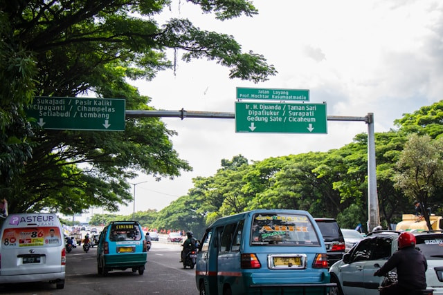 Rute Batik Solo Trans. Foto Hanya Ilustrasi, Bukan Sebenarnya. Sumber Foto: Unsplash.com/Abdul Ridwan