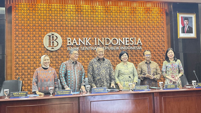 Konferensi Pers Rapat Dewan Gubernur di Kantor Pusat Bank Indonesia, Rabu (15/1/2025). Foto: Ave Airiza Gunanto/kumparan