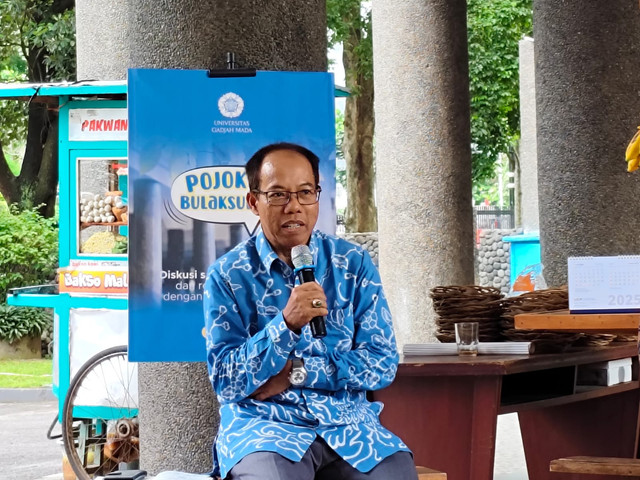 Guru Besar Fisipol UGM Prof Wahyudi Kumorotomo, Rabu (15/1). Foto: Arfiansyah Panji/kumparan