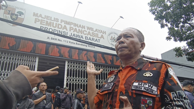 Suasana kantor Majelis Pimpinan Wilayah Pemuda Pancasila Provinsi Jawa Barat di Jalan BKR, Kota Bandung, pada Rabu (15/1/2025). Foto: Robby Bouceu/kumparan