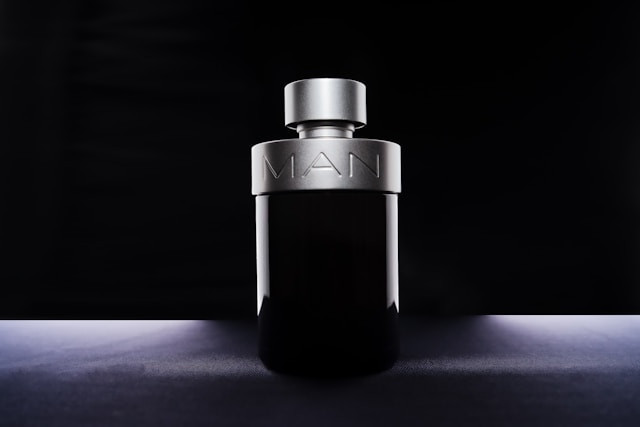 Ilustrasi untuk Rekomendasi Parfum Christiano Ronaldo. Sumber: Unsplash/Pelicular Studio