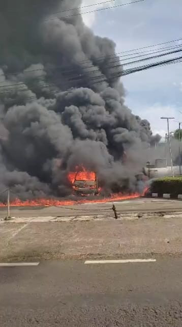 Kebakaran di SPBU di Jalan Raya Sindangbarang-Tanggeung, Kampung Sukalaksana, Desa Tanggeung, Kecamatan Tanggeung, Kabupaten Cianjur, Jawa Barat, Rabu (15/1/2025).  Foto: Dok. Istimewa