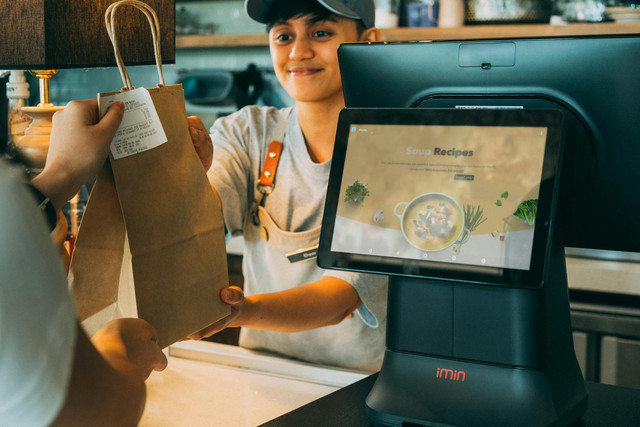 Toko Tas di Malang (Foto hanya ilustrasi, bukan tempat sebenarnya) Sumber: pexels/ iMin Technology