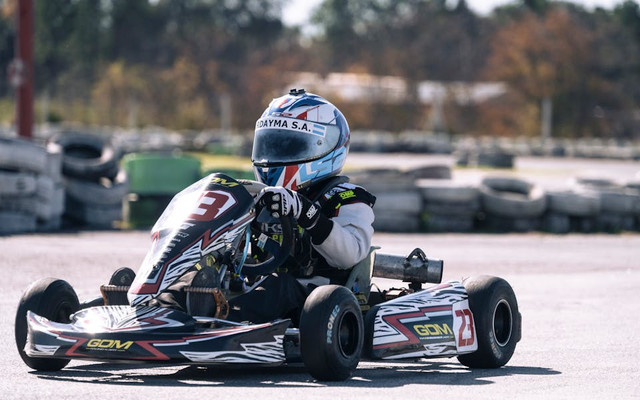 Tempat Main Gokart di Surabaya. Foto hanya ilustrasi, bukan tempat sebenarnya. Sumber: pexels.com/Mario Amé