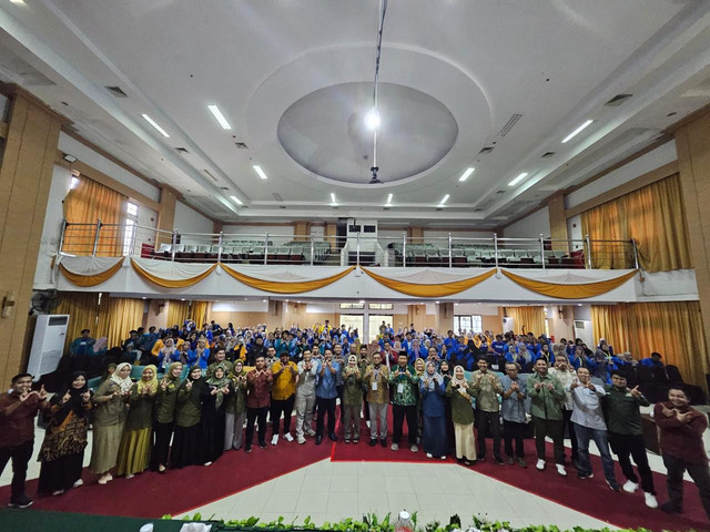 Sebanyak 579 Mahasiswa dari 26 Perguruan Tinggi di Sulawesi Selatan mengikuti Penutupan Wirausaha Merdeka (WMK) yang digelar di Hotel UIN Alauddin Makassar, para mahasiswa tersebut siap berwirausaha 