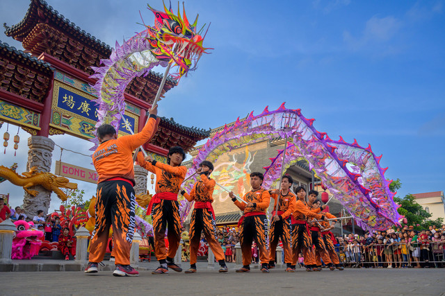 Ilustrasi Merayakan Imlek. Foto: Captura Visual Moment/Shutterstock