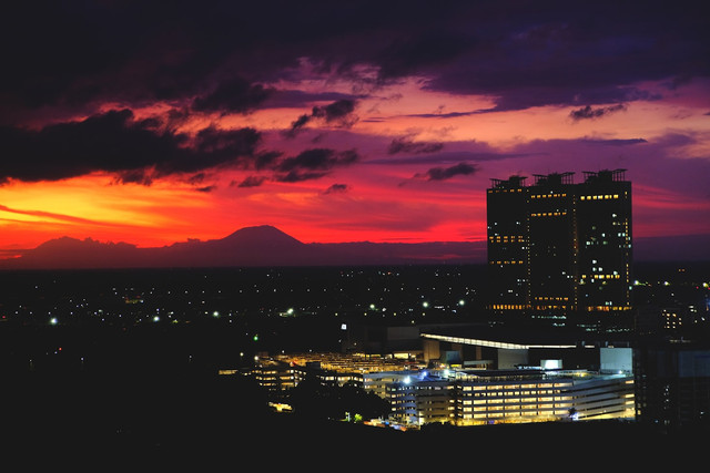 BSD Singkatan dari Apa? BSD City kala senja. Sumber: Unsplash/James Tiono. 