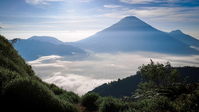 Wisata Dieng Wonosobo terbaru, foto: Dieng, Unsplash/Ake Widyastomo