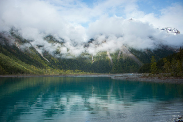 Danau di Malang. Foto hanya ilustrasi, bukan tempat sebenarnya. Foto: dok. Unsplash/Nick Saxby