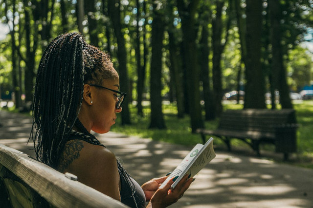 rekomendasi buku wanita, Pexels/Antoni Shkraba