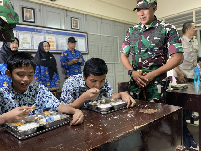 Peninjauan pelaksanaan program Makan Bersama Gratis (MBG) di Sleman, Jumat (17/1). Foto: Resti Damayanti/Pandangan Jogja