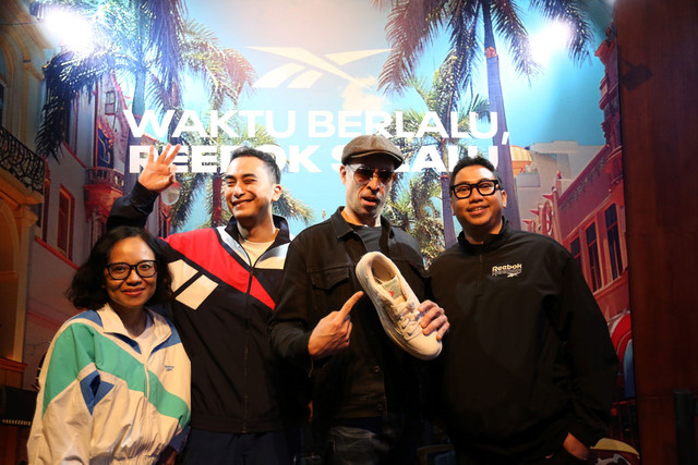 Reebok pertahankan sepatu timeless lewat kampanye "Waktu Berlalu, Reebok Selalu." Foto: Reebok Indonesia