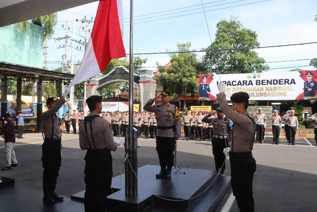 Tingkatkan Kedisiplinan, Polres Tulungagung Gelar Upacara HKN Bulan Januari