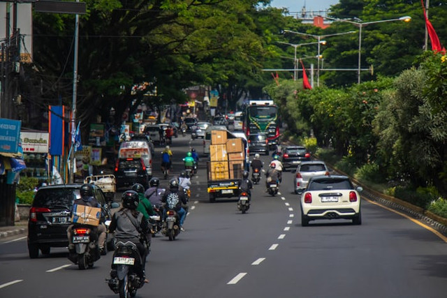 Sejarah Jalan Lembong Bandung. Foto adalah Jalan Bandung. Sumber: Unsplash/Abdul Ridwan