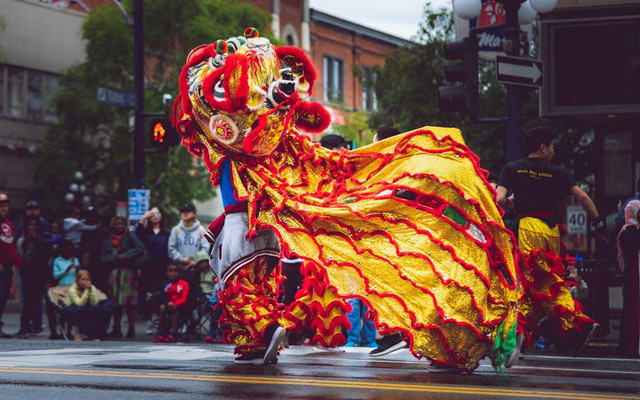 Jadwal Barongsai di Mall Surabaya. Foto hanya ilustrasi, bukan tempat sebenarnya. Sumber: pexels.com/Vlad Vasnetsov