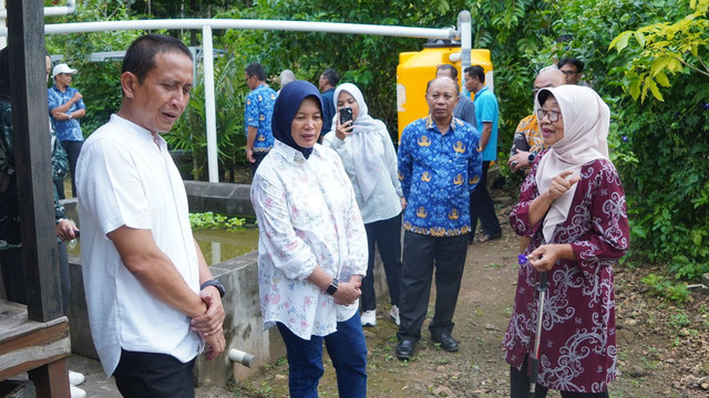 Bupati dan Wakil Bupati Bojonegoro terpilih, Setyo Wahono-Nurul Azizah, saat berkunjung di Padukuhan Banyumanik, Kelurahan Pacarejo, Kecamatan Semanu, Kabupaten Gunungkidul, Yogyakarta. (Aset: Dok pribadi Setyo Wahono)