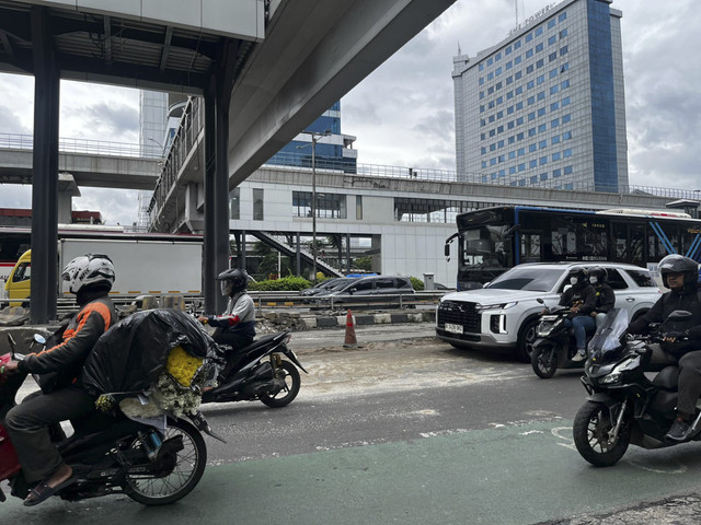 Tempat Kejadian Kecelakaan Truk Pasir di Jalan Gatotsubroto. Foto: Rayyan Farhansyah/kumparan